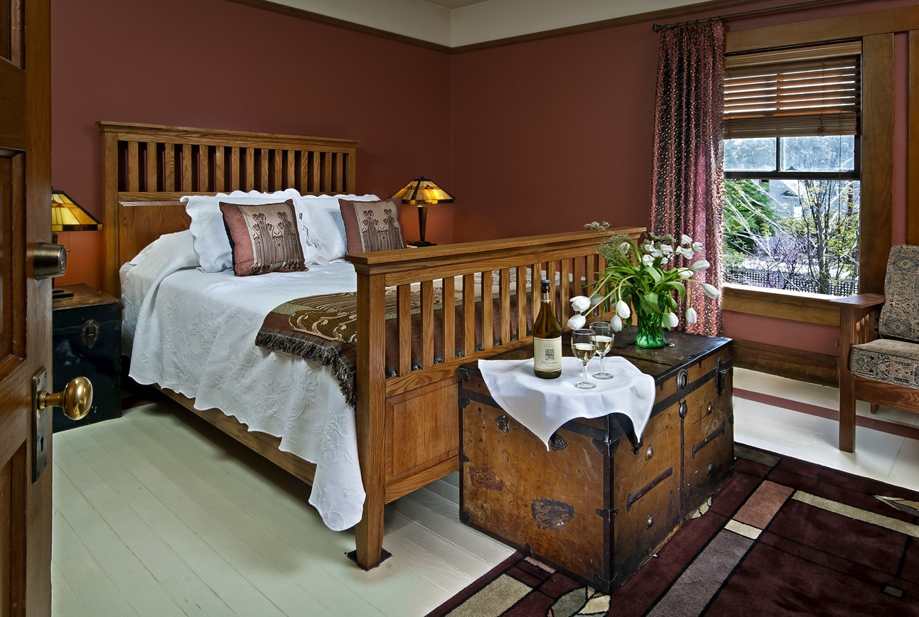 Mount Shasta McCloud Hotel